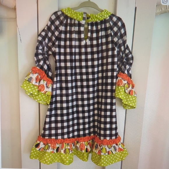 Rare Editions B/W Checked Fall Pumpkin With Ruffles On Hem And Cuffs Size 5 - Picture 4 of 10